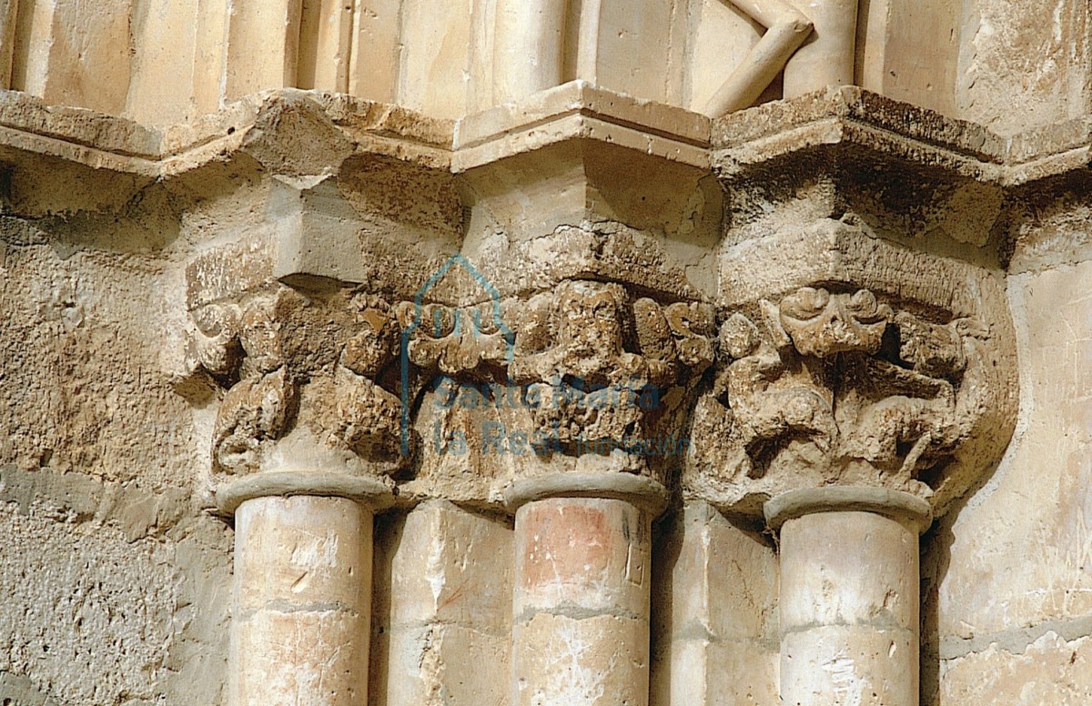Capiteles de la portada meridional