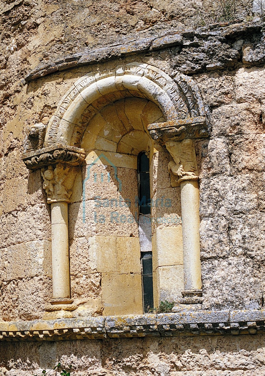 Ventana absidal