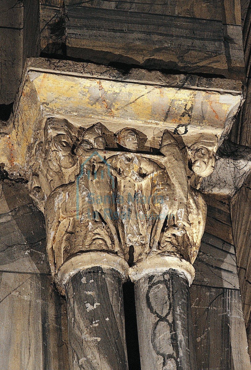 Capitel del arco triunfal con la Tregua Domini