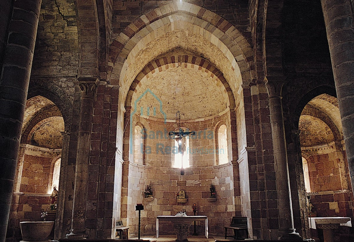 Interior de la cabecera