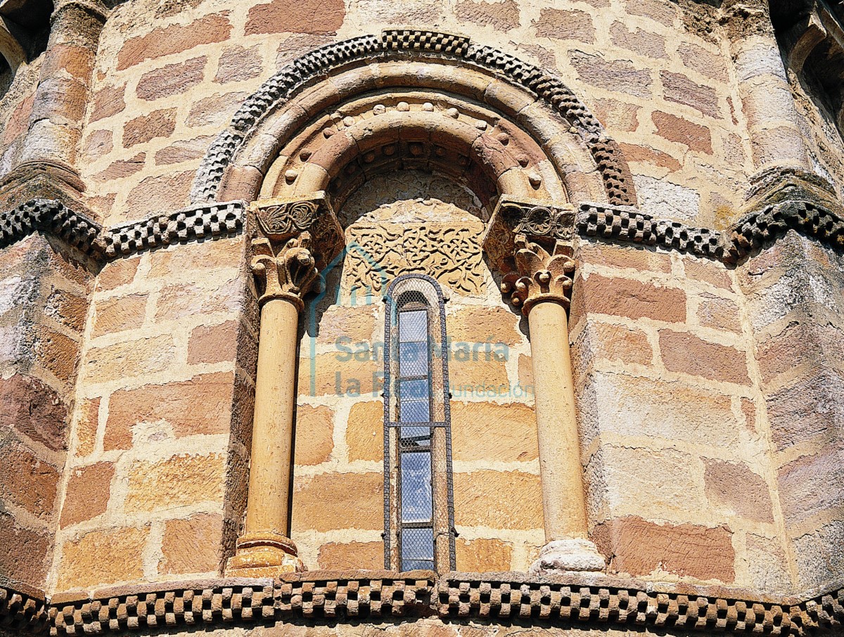 Ventana absidal