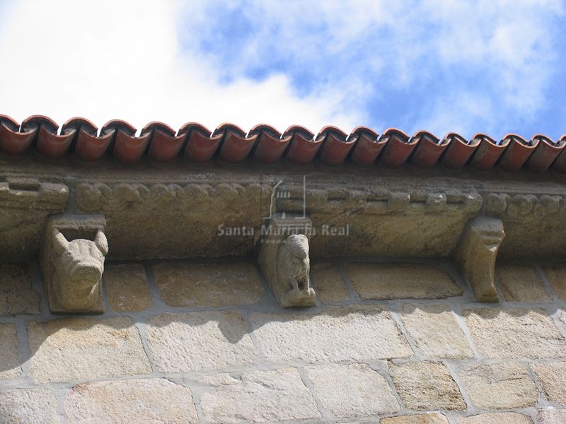 Canecillos de la fachada meridional de la nave