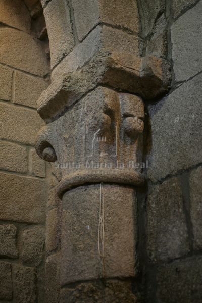 Capitel de la capilla absidal septentrional