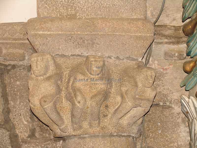 Capitel figurado del arco triunfal