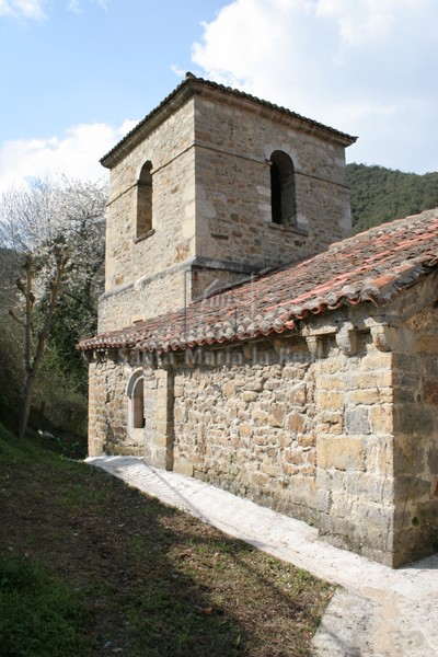 Torre y muro meridional de la nave vieja de la iglesia de Nuestra Señora de la Asunción