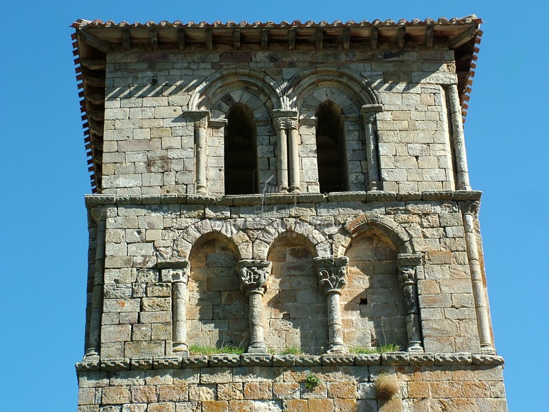 Vista parcial de la torre