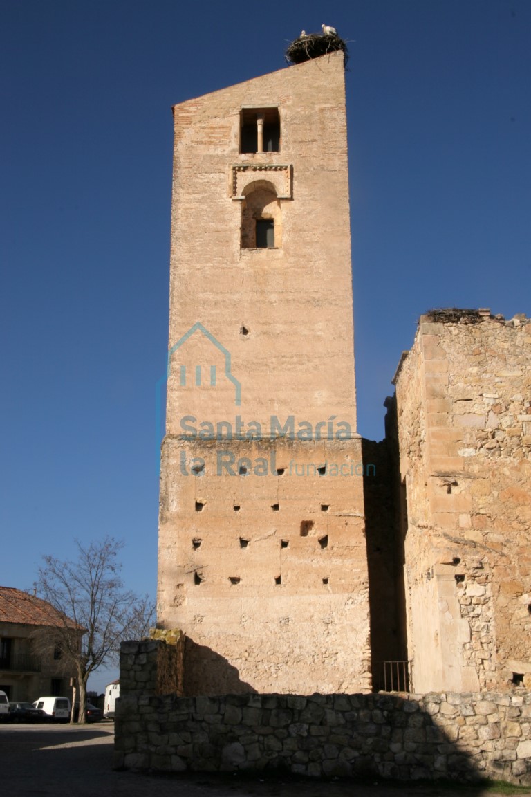 Muro oriental de la torre