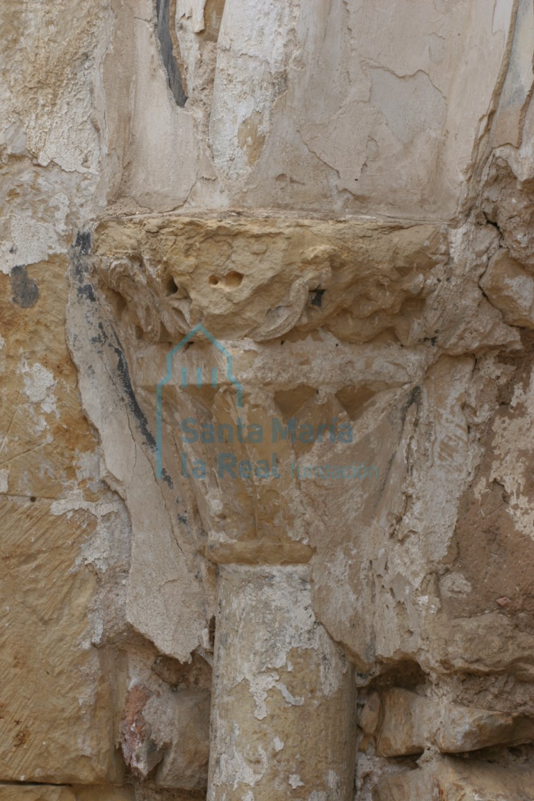 Capitel de la arquería derecha del ábside norte