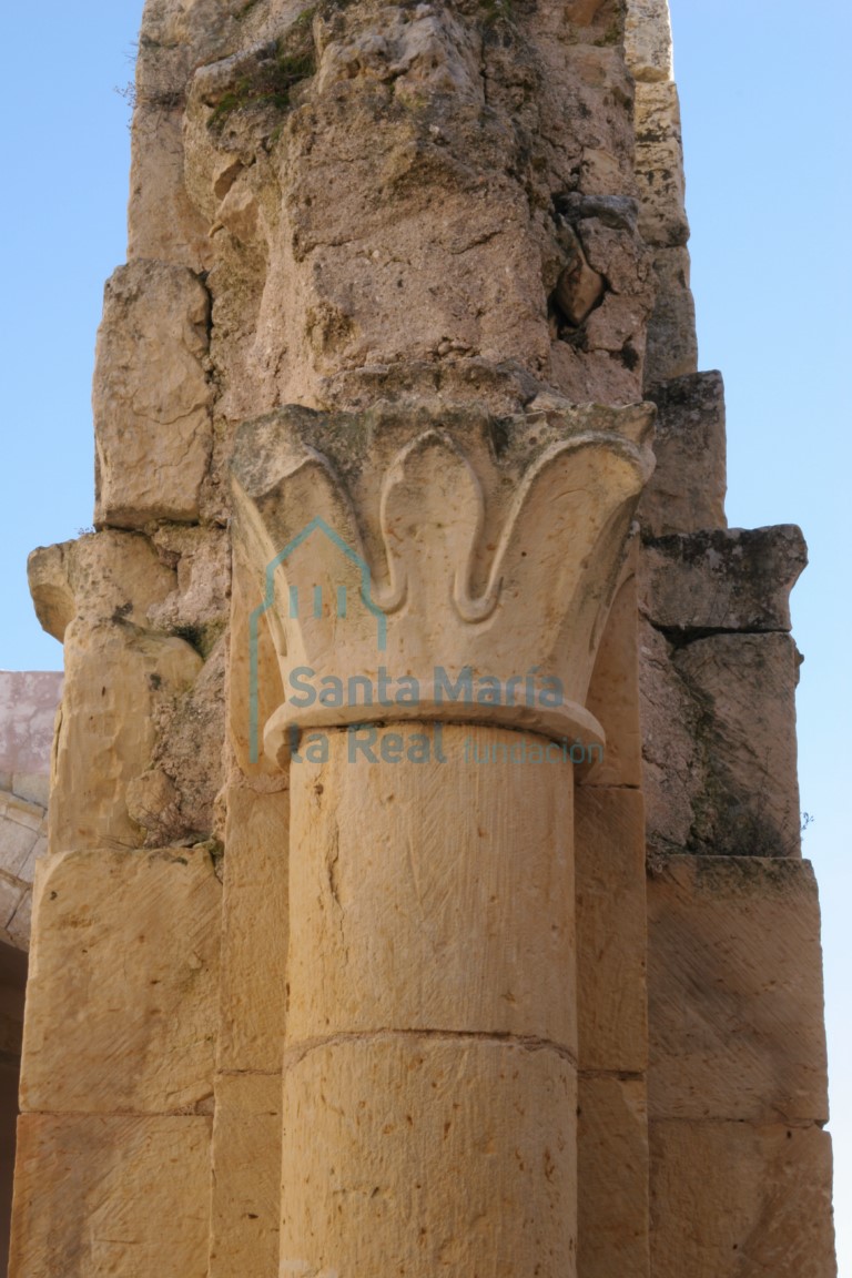 Capitel de un arco formero