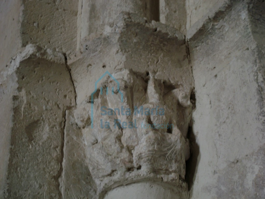 Capitel de la portada. Decoración figurativa