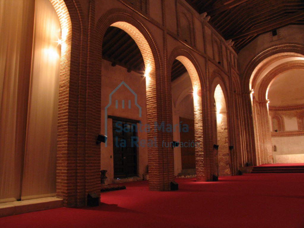 Vista interior de los formeros de la nave