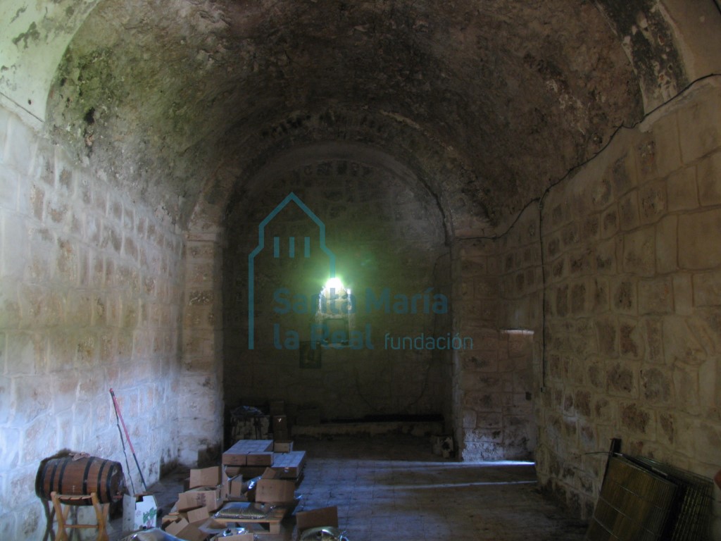 Interior de la nave, vista de los pies Interior de la nave, vista de los pies