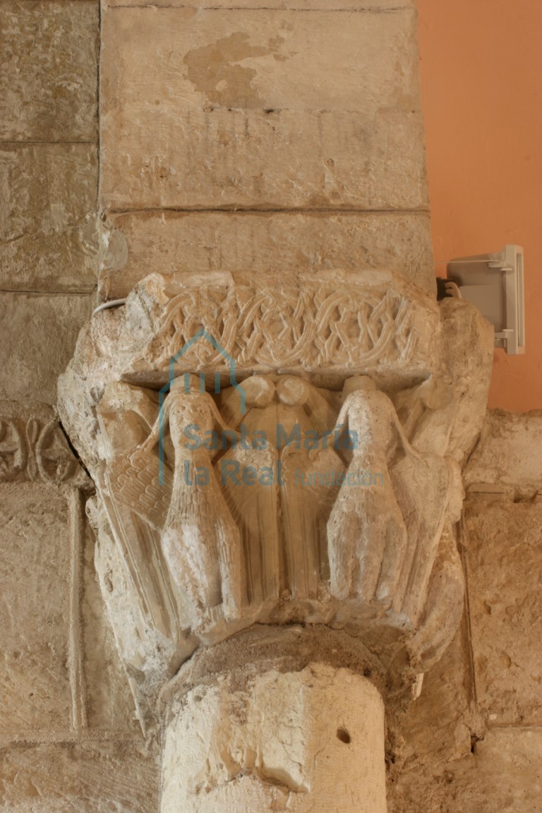 Capitel del arco triunfal. Arpías