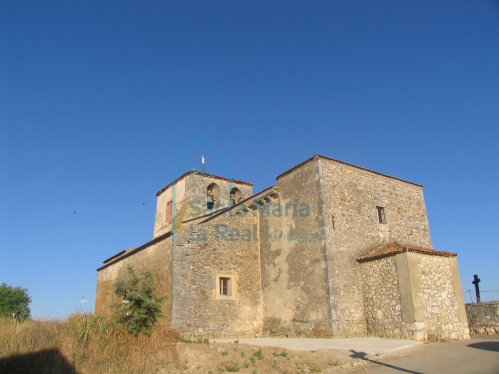 Vista exterior noreste de la iglesia