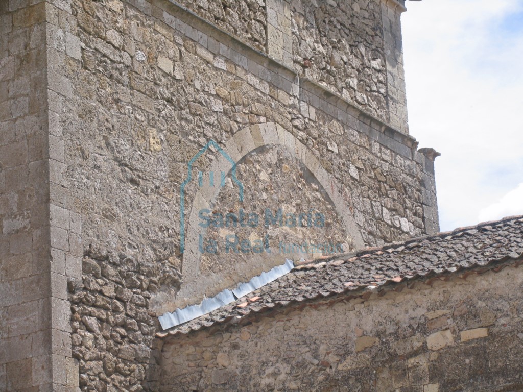 Detalle de la fachada oeste de la torre