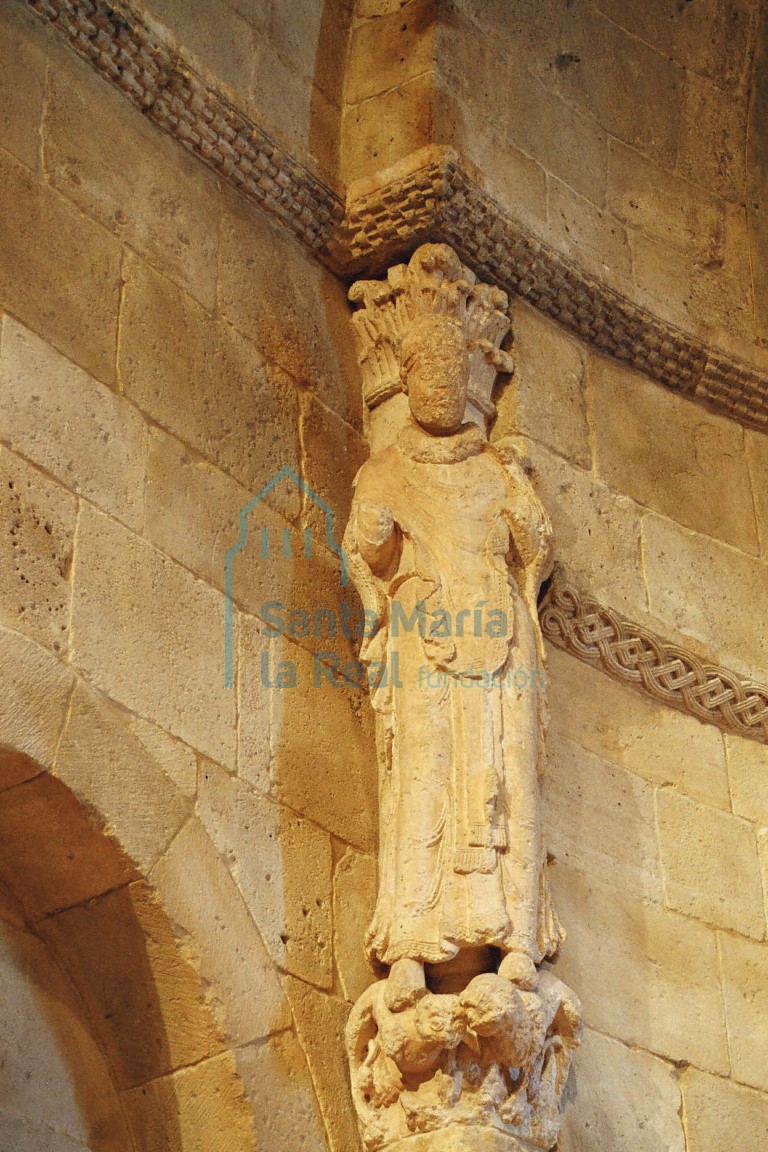 Estatua columna. San Martín
