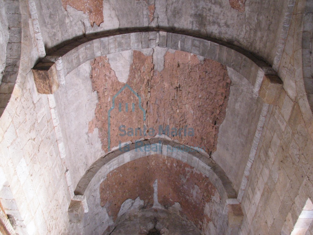 Bóvedas y arcos fajones de la nave
