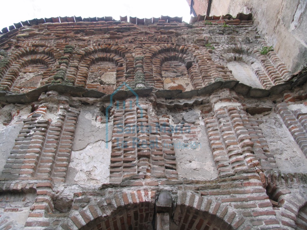 Arquerías de ladrillo del exterior