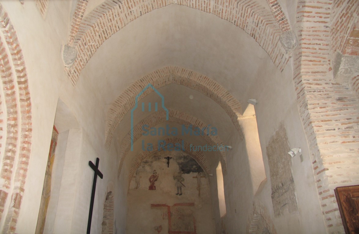 Interior de la capilla del lado derecho del nave
