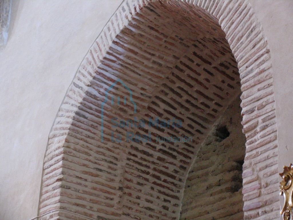 Detalle del arco de la hornacina