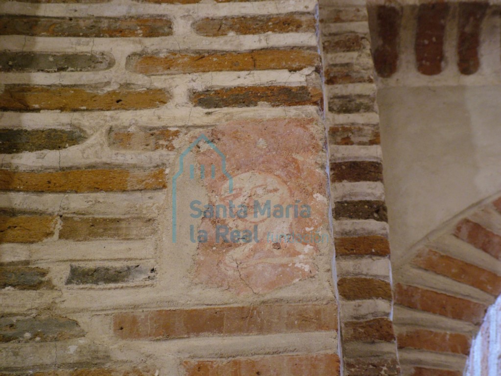 Restos de pintura mural en las nave