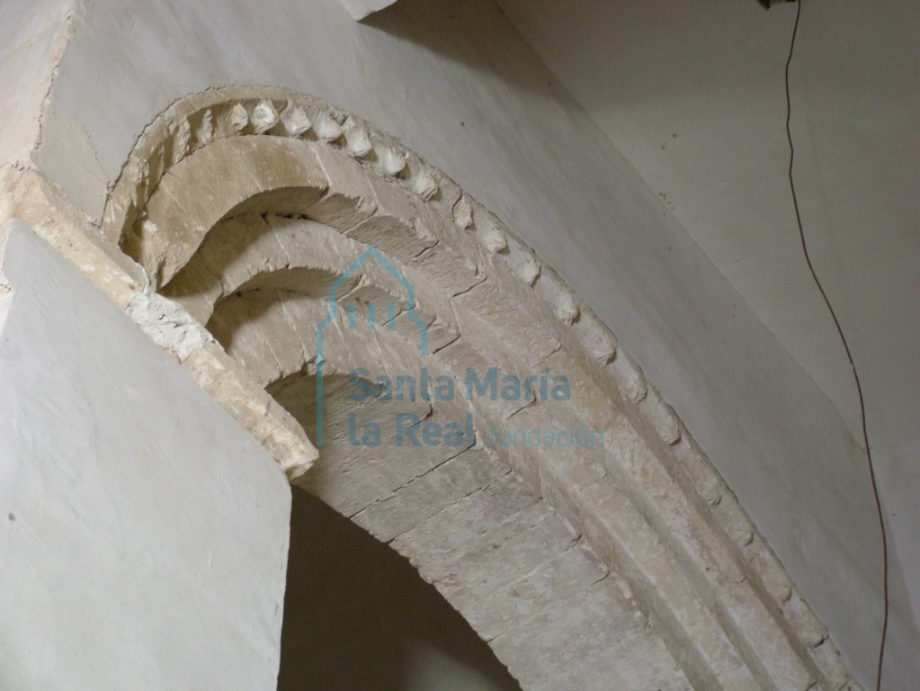Detalle de la arquería del crucero