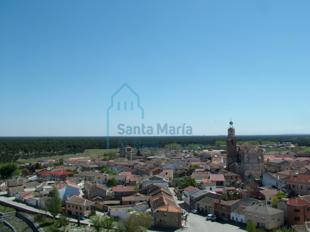 Panorámica de Coca, con la iglesia de Santa María