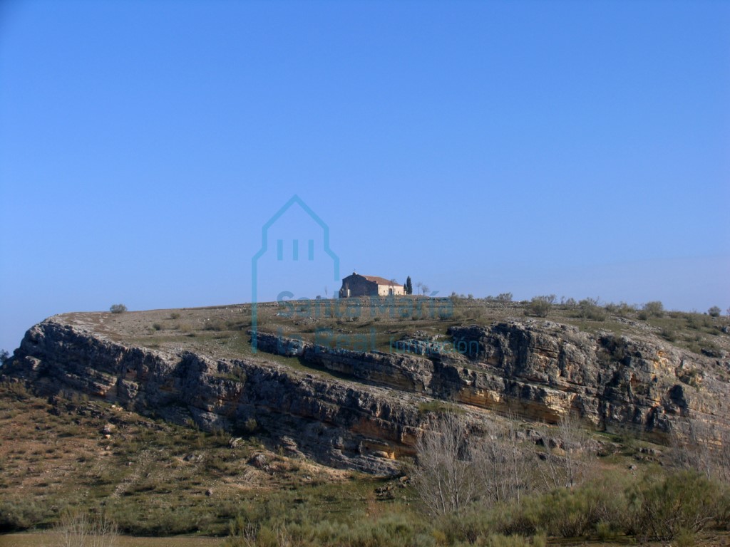 Panorámica del Cerro Tormejón con la ermita