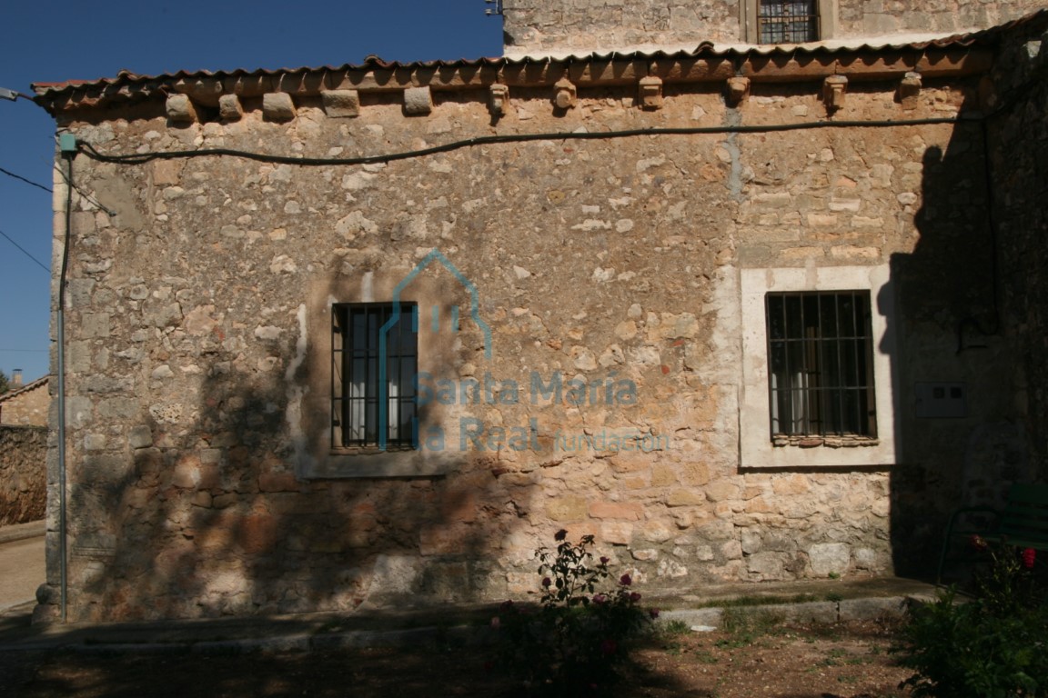Detalle exterior de la fachada meridional Detalle exterior de la fachada meridional