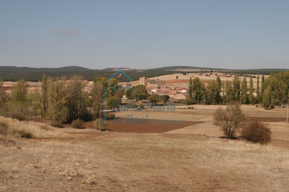 Vista de la población de Cedillo de la Torre desde las ruinas de la ermita