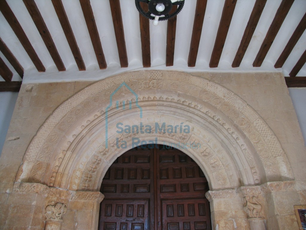 Chambrana y las arquivoltas de la portada meridional