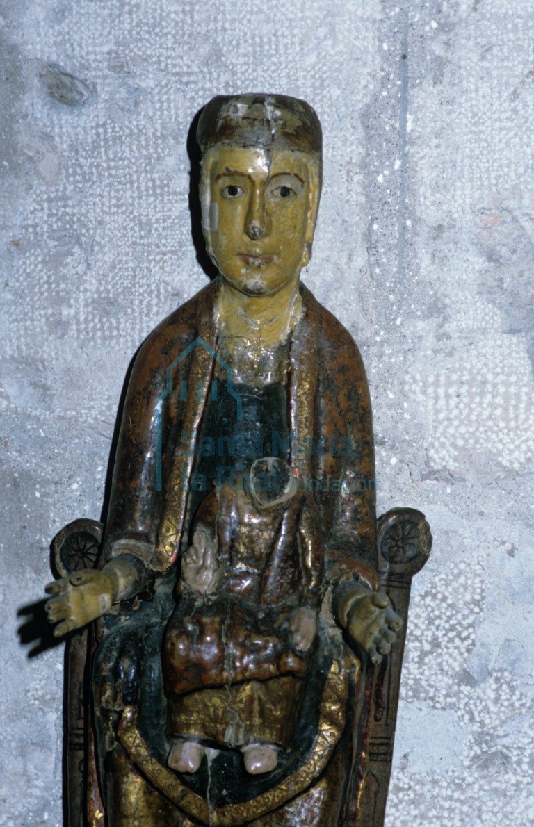 Detalle de la Virgen en majestad, con el Niño. En el Museo Diocesano y Catedralicio