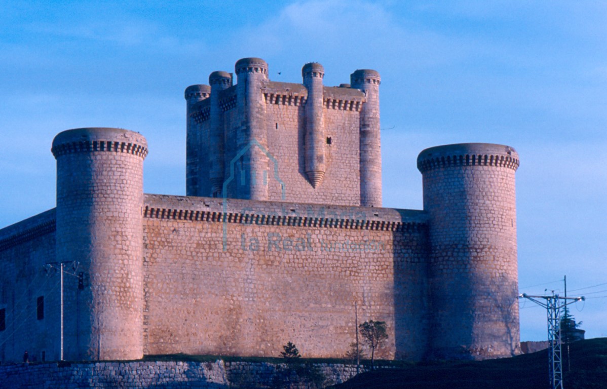 Vista general del castillo desde el norte