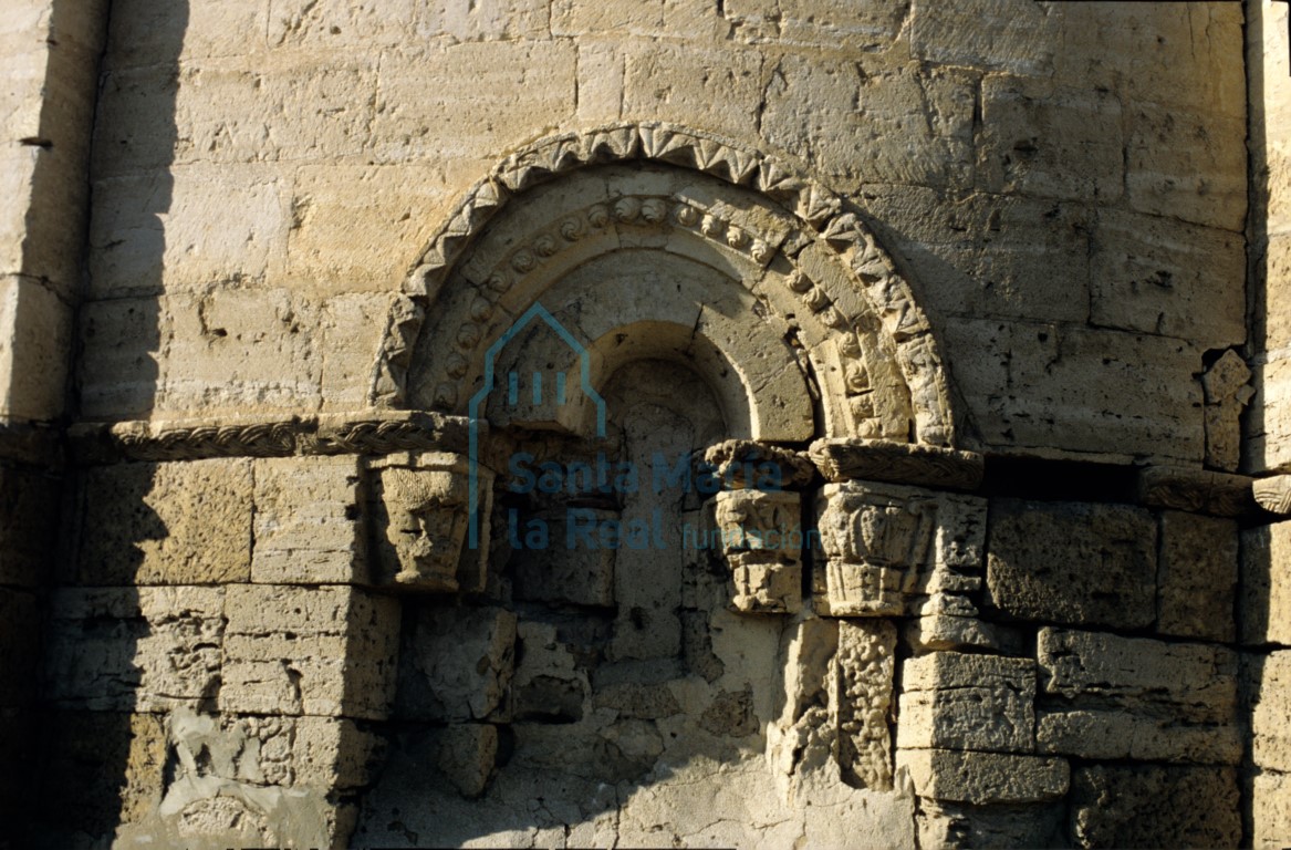 Ventana del paño central del ábside