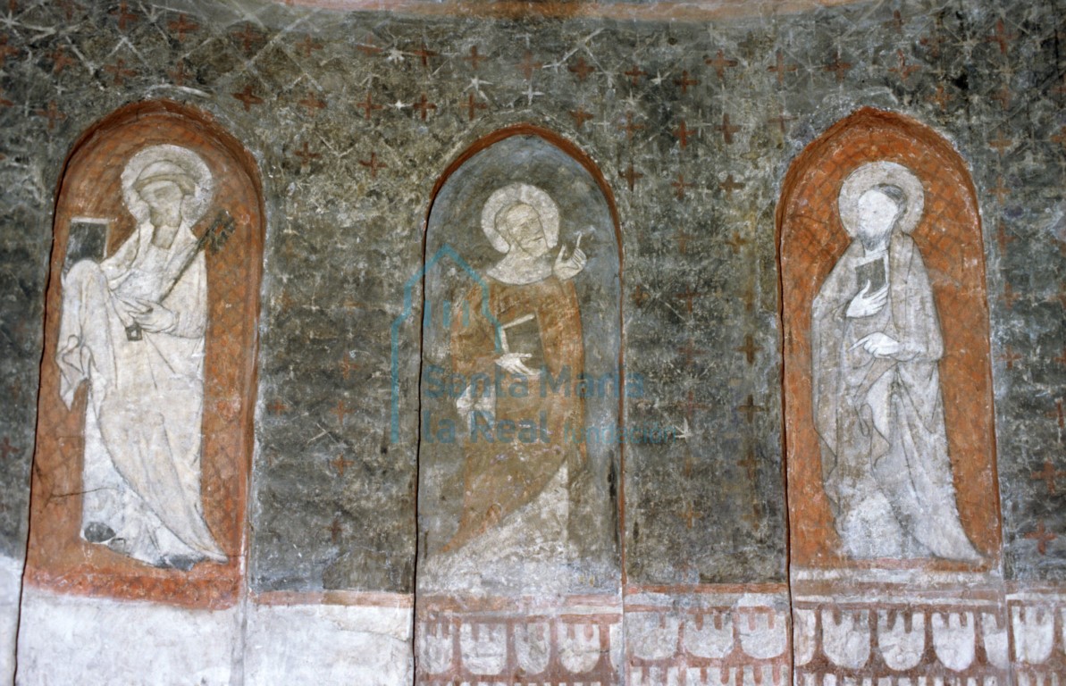 Detalle de las pinturas murales del interior del ábside: San Pedro y dos apóstoles