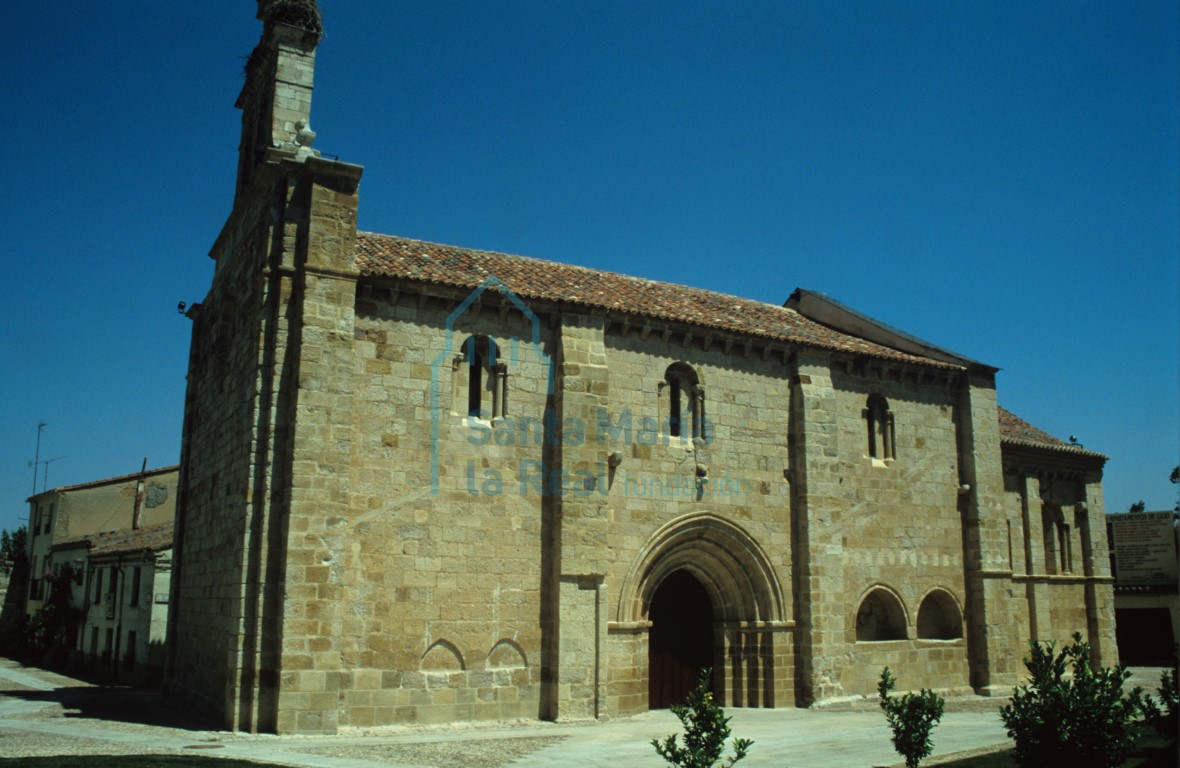 Exterior de la fachada meridional