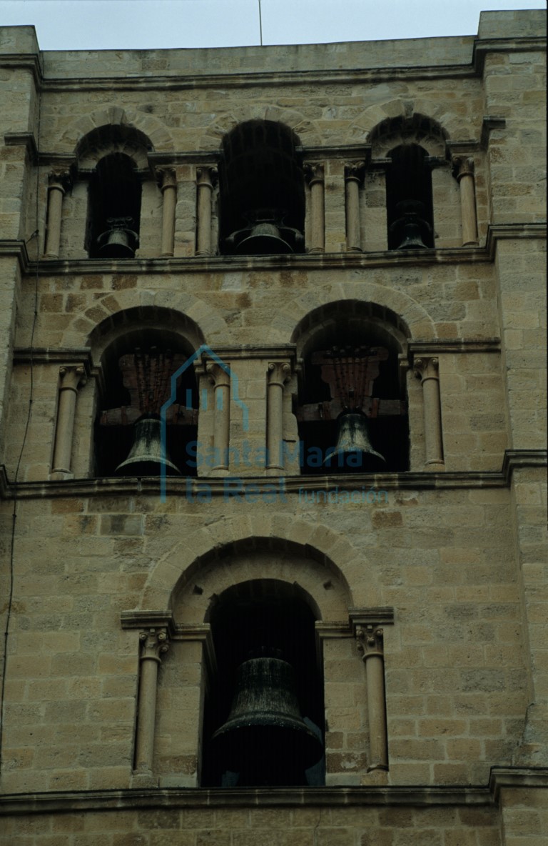 Detalle del exterior de la torre