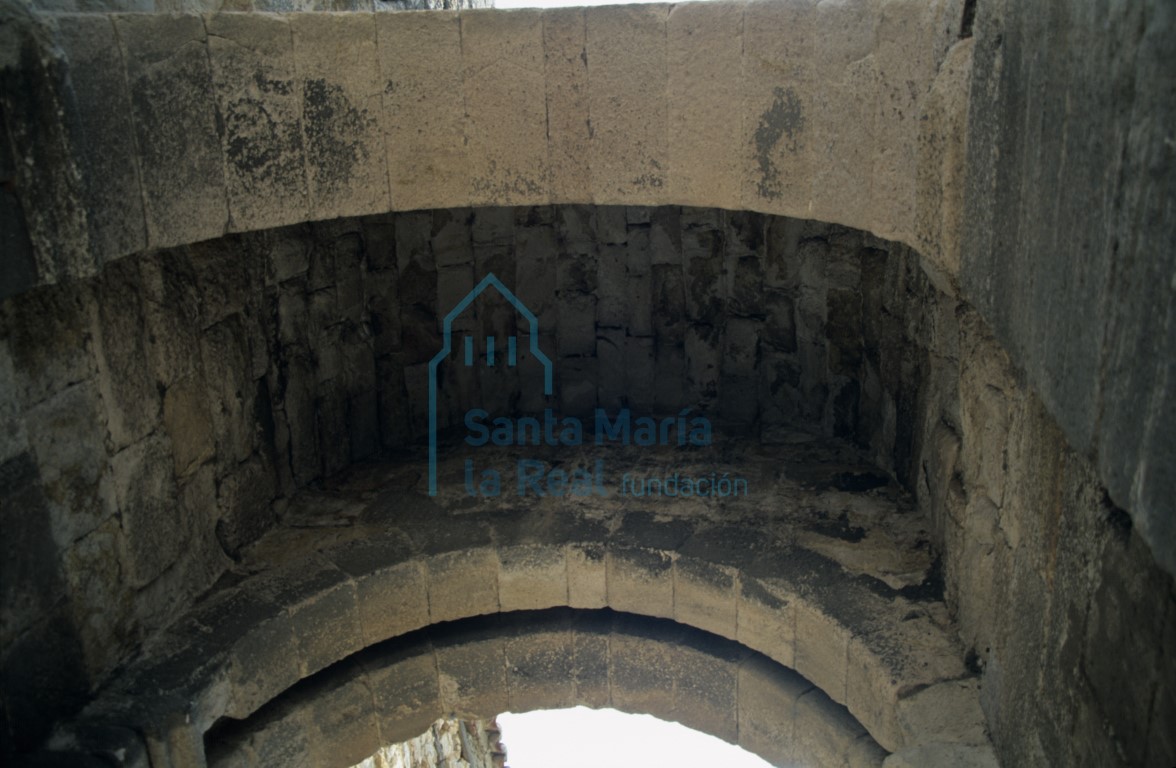 Interior de la Puerta de doña Urraca en el primer recinto