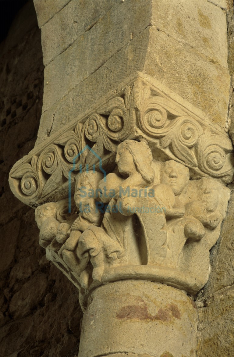 Capitel de la Adoración de los pastores, en la capilla del evangelio