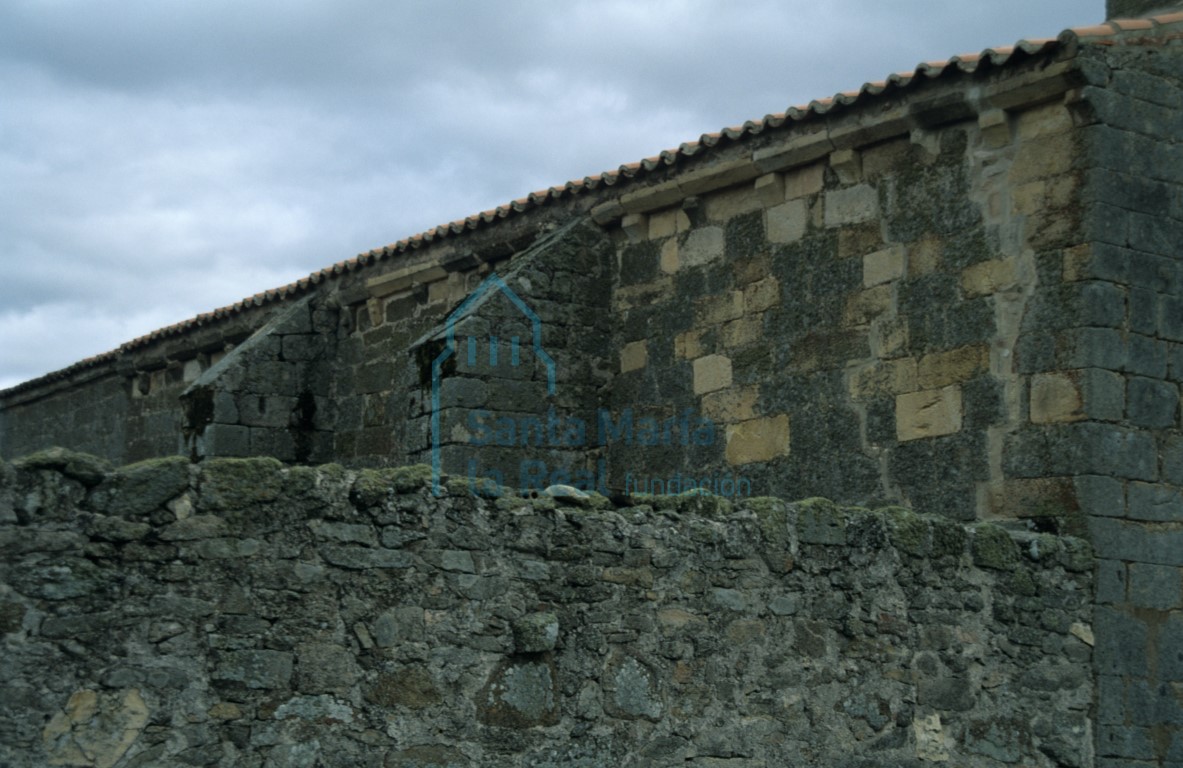 Vista del muro septentrional del templo