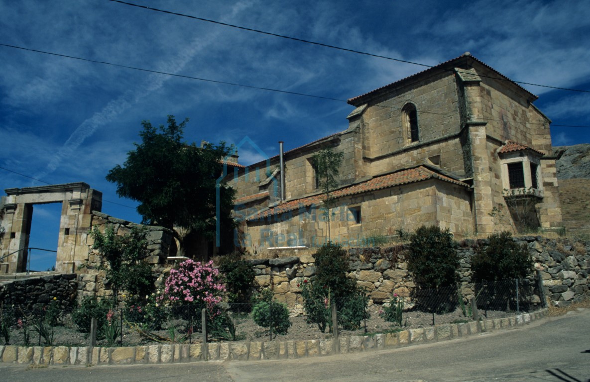 La iglesia de San Martín vista desde el sureste