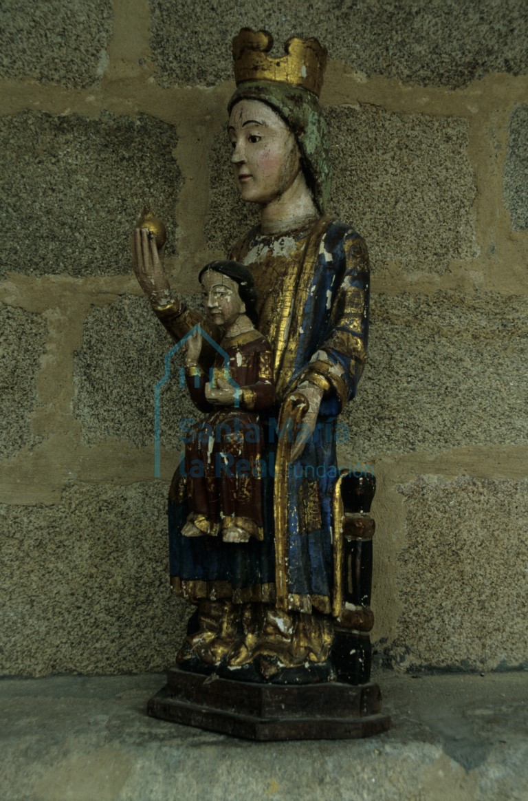 Vista lateral de la Virgen de Gracia