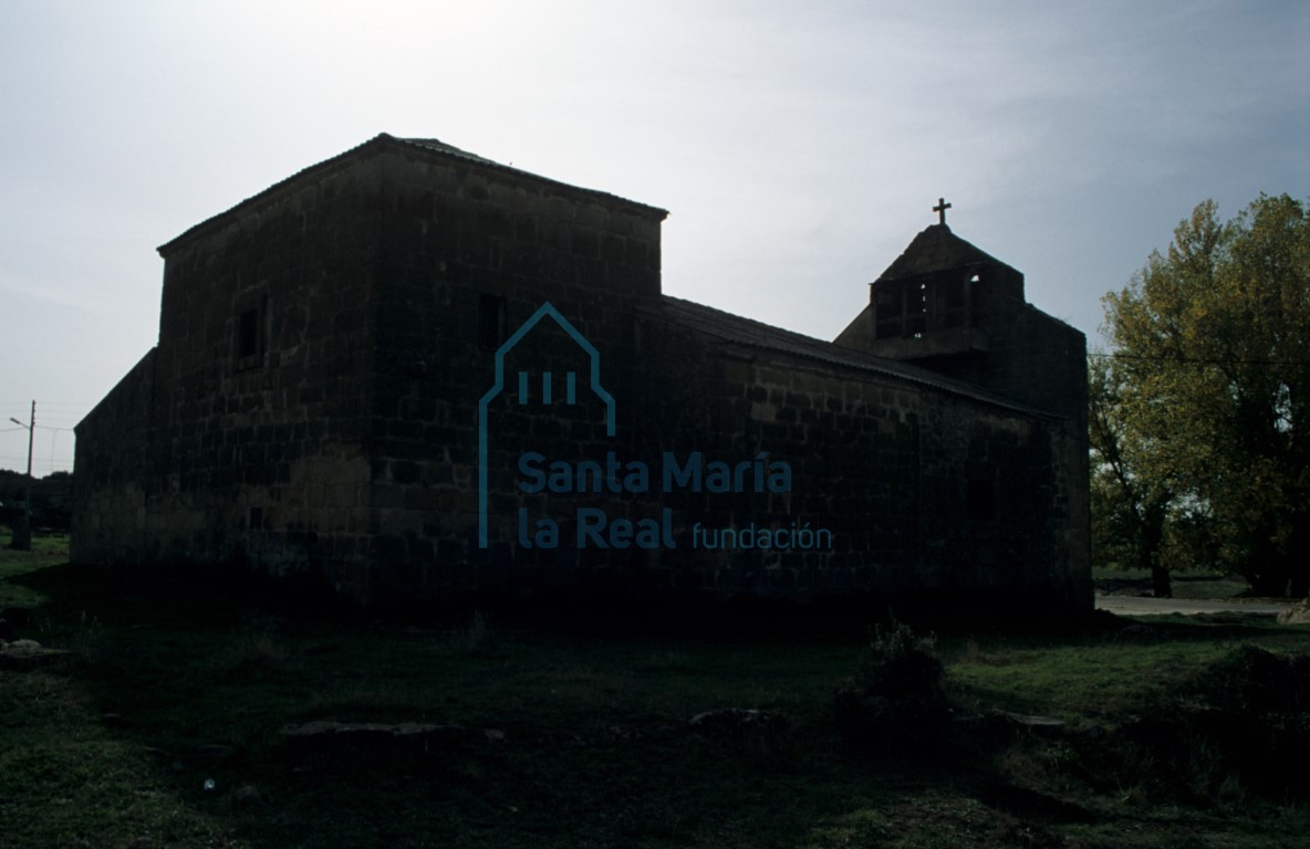 Vista de la iglesia desde el noreste