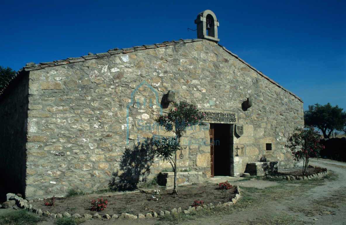 Vista de la portada occidental