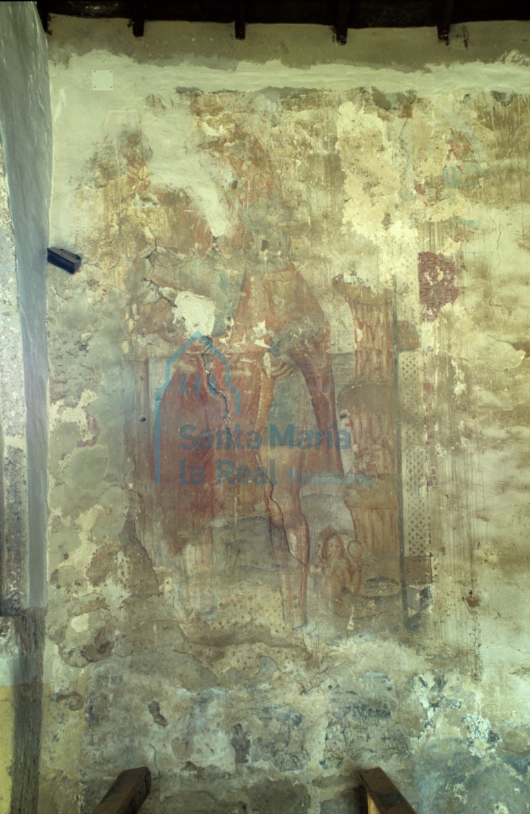 Restos de pinturas murales en el interior de la iglesia