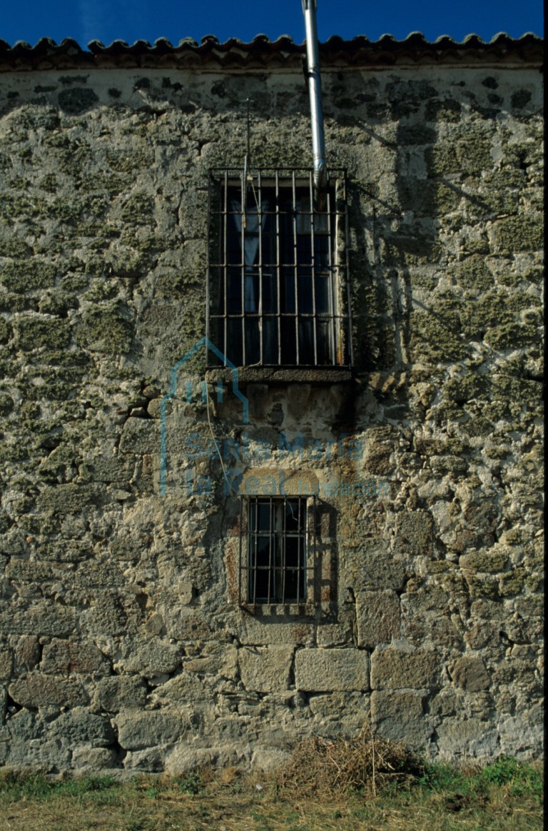 Detalle de la ventana del caserío de La Albañeza