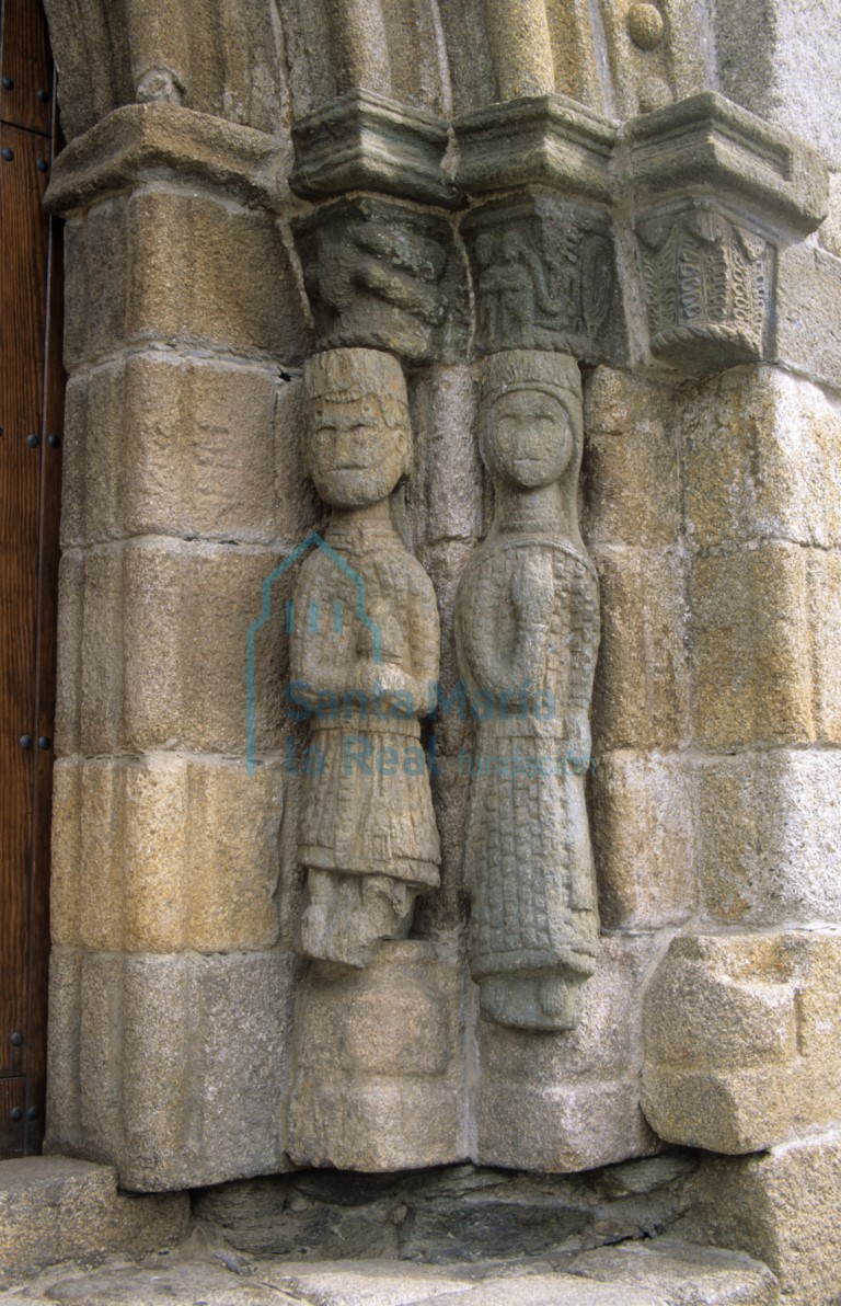 Estatuas-columna de la portada occidental