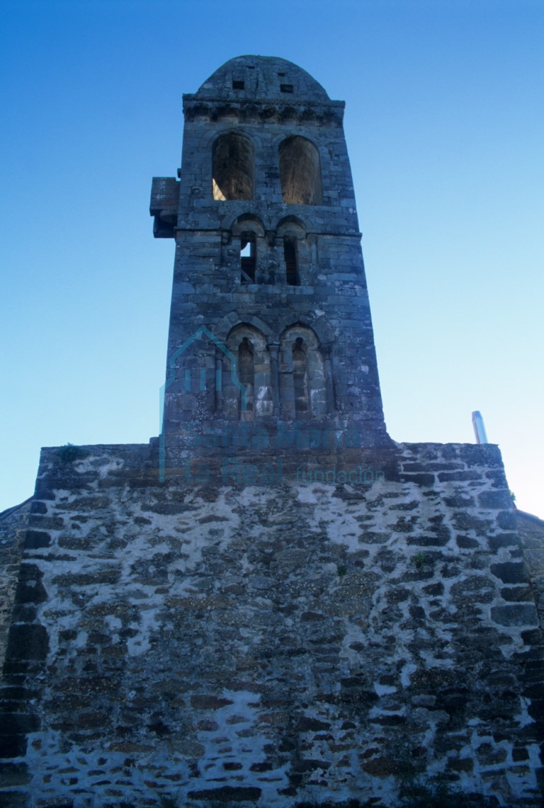 Vista de la torre desde el oeste