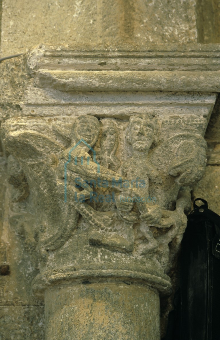 Capitel del arco triunfal. Lado de la epístola