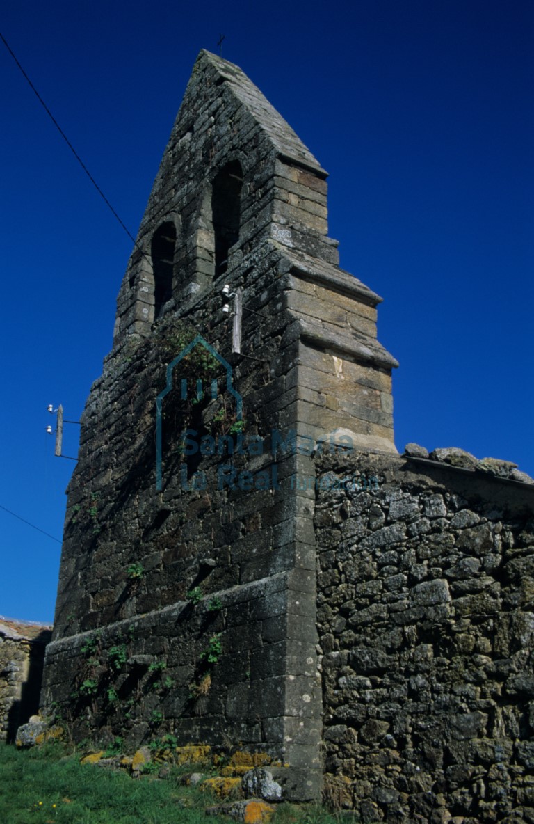 Vista de la espadaña